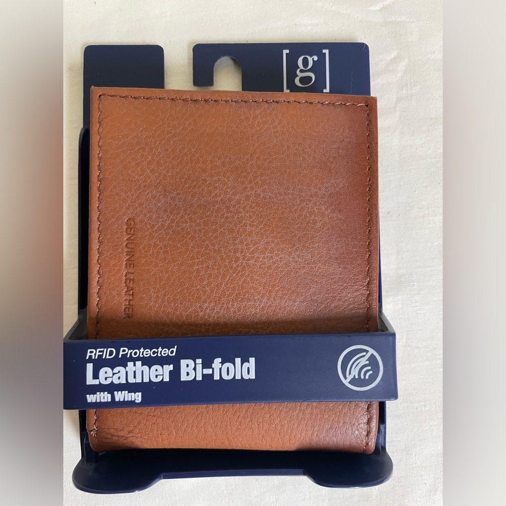 George Brown Leather Bi-Fold RFID Wallet. New with tags